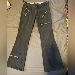 Y2K black pants with zippers.